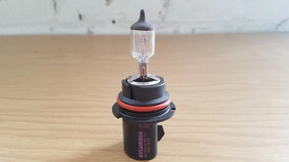1 faro de lámpara halógena SilverStar Sylvania 9007 OEM nuevo Foto 3 de 4