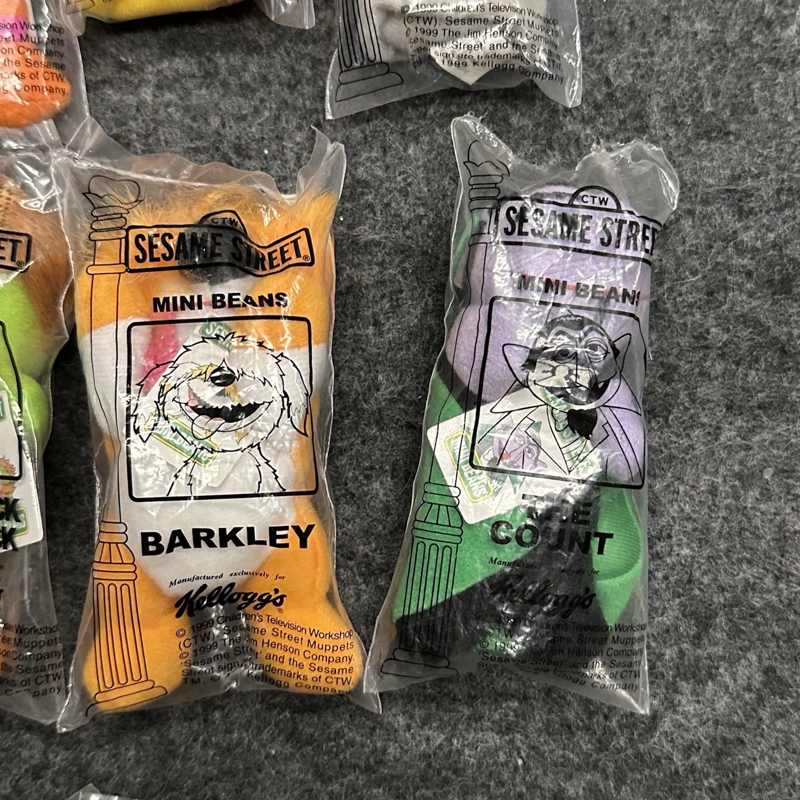 The Sesame Street Mini Beans 4" Kellogg's ALL 17 NEW IN PACKAGE!!