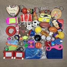 Gran Lote De Llaveros De Colección Juguetes Bolas Pez Grabado Un Boceto Patinetas - Lote 2