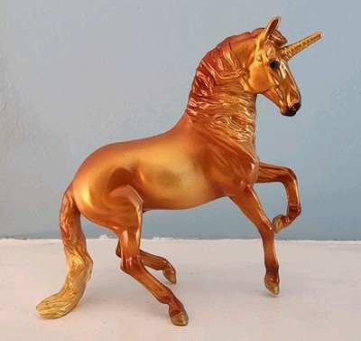 USED Breyer Stablemates Model #6938  Sizzle  Fire & Ice Unicorn Mystery Surprise