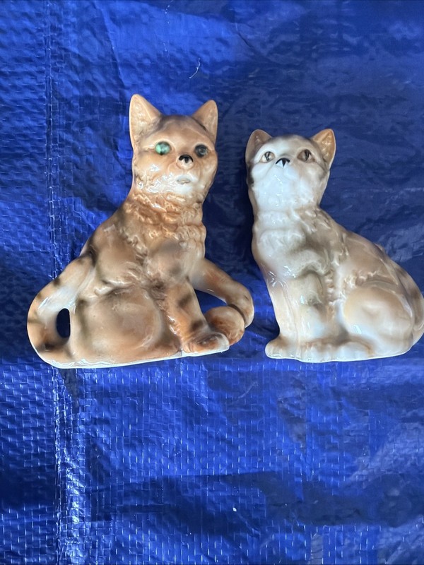 Vintage Ceramic Salt And Pepper Shakers Tabby Cats Made in Japan