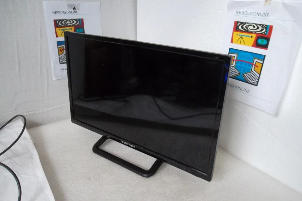 Element ELEFW248  24" 720p HDTV Digital Turner LED VGA HDMI RCA 16:9 Component - Image 2 of 4