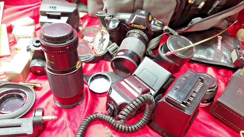 Canon T90, W/ LOTS OF ACCESSORIES / *BAG NOT INCLUDED* /READ DESCRIPTION - Picture 22 of 24