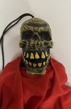 "Calavera de Halloween de papel mágica 2003 cabeza encogida en capa roja 14"" utilería colgante"
