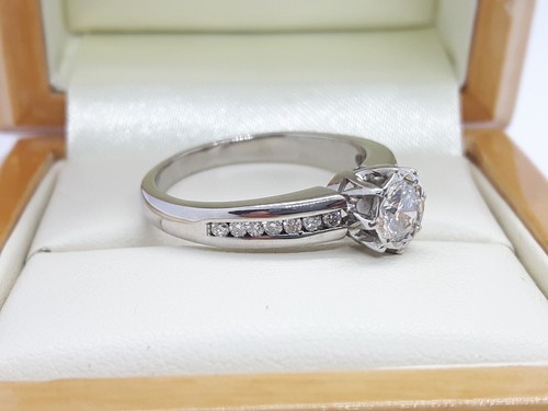 18ct White Gold 0.54ctw Diamond engagement Solitaire ring with accents, Size O - Picture 5 of 16