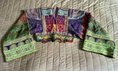 Einzigartiges antikes Vintage afghanisches usbekisches verziertes besticktes Cropped Festival Top