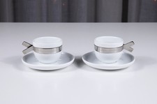 Rara coppia di tazzine da caffè con piattino Babette. Miriam Mirri per Alessi