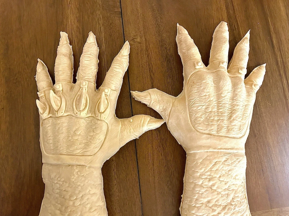 Predator Mask Costume Alien Prop Arms With Gauntlets - Image 3 of 4