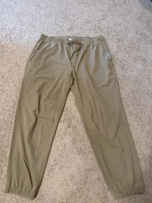 Men's L.L.Bean Multisport Jogger Pants Large 28 Inseam Khaki Elastic Waist EUC