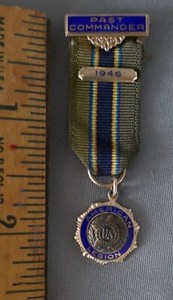 Solid 10K Karat Gold American Legion Past Commander 1946 Ribbon & Box $294 Scrap