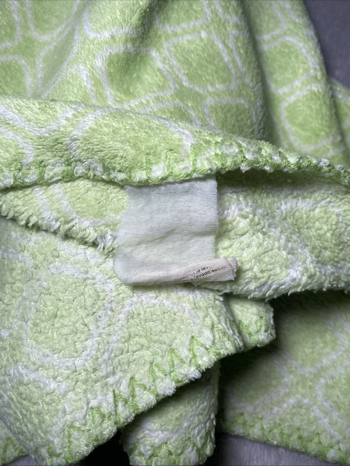 Manta Bebé Disney Verde Blanco Borde Puntada Diamante Suave Vellón Lovey 30"x30" Foto 3 de 4