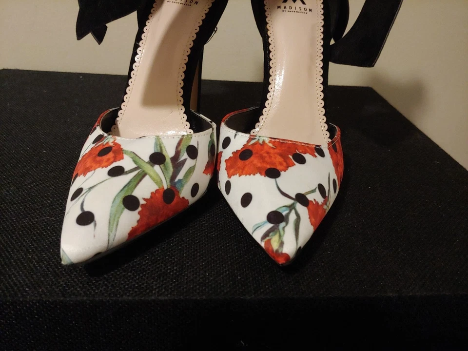 Lazo de terciopelo de tacón alto Madison talla 8 Foto 3 de 4