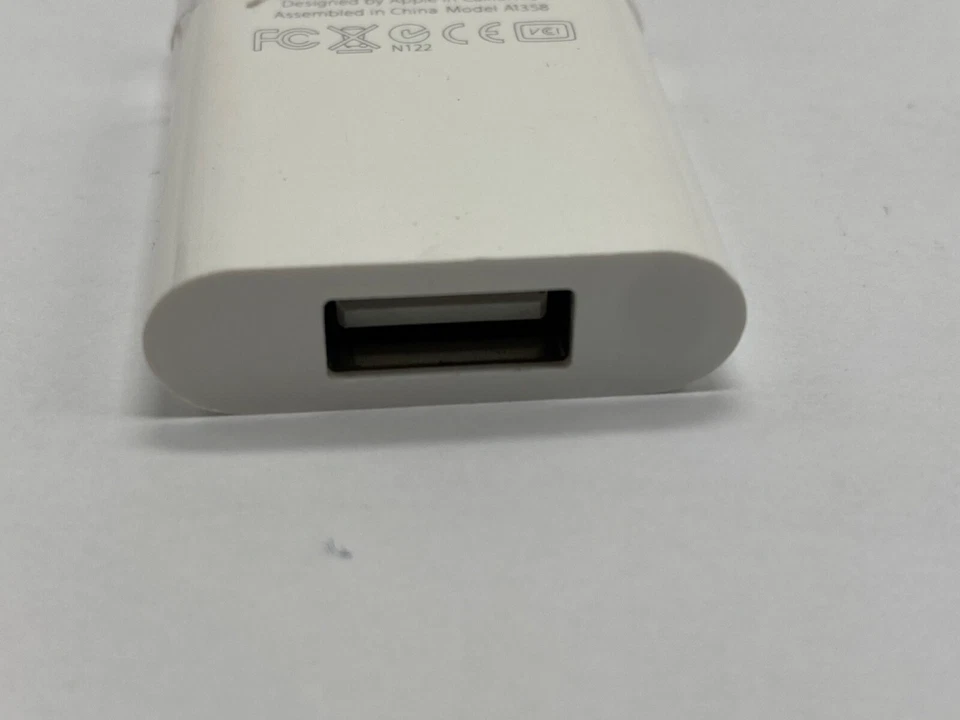 Apple usb adapter A1358 - Image 3 of 4