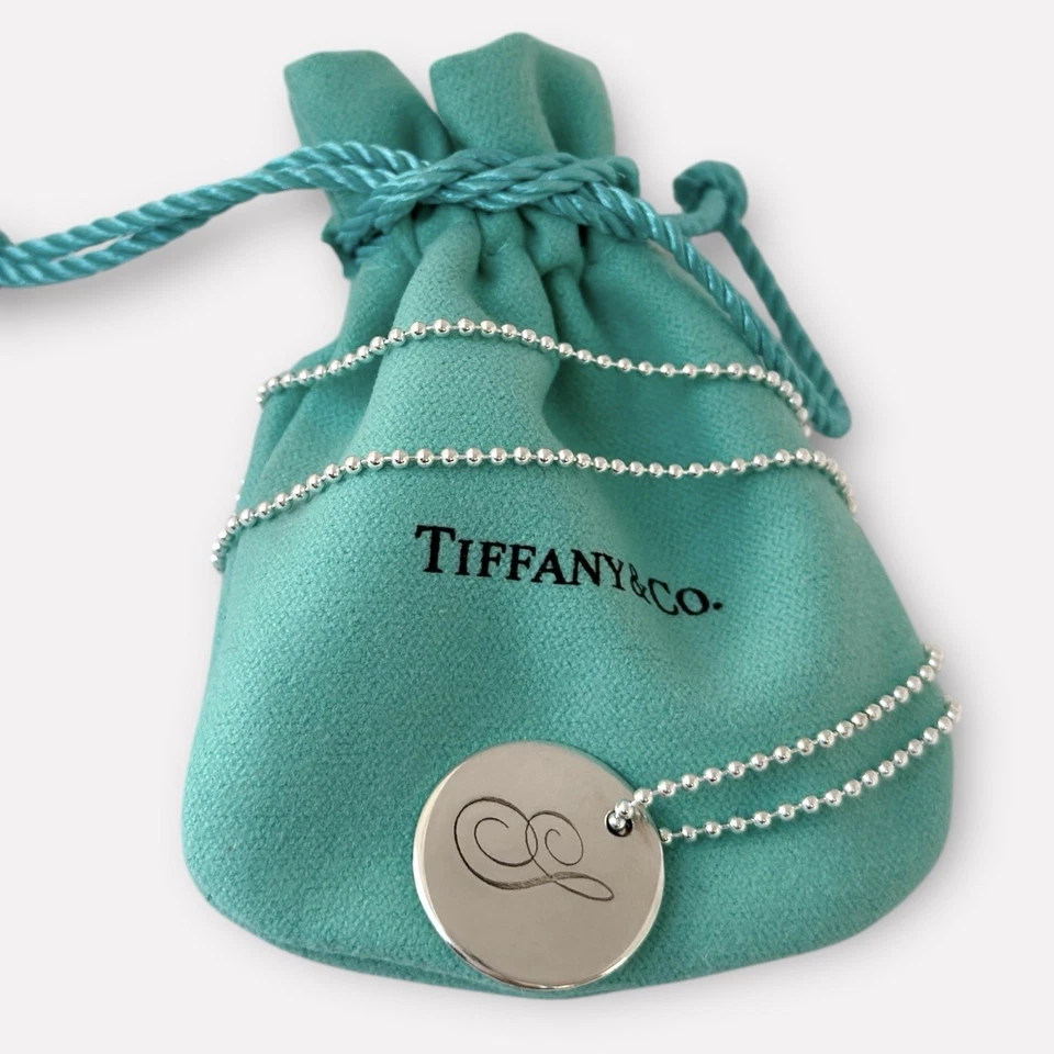 AUTÉNTICO Colgante Tiffany & Co. - Colgante Disco Letra Grande 'S' - Con Cadena de Bola Foto 4 de 4