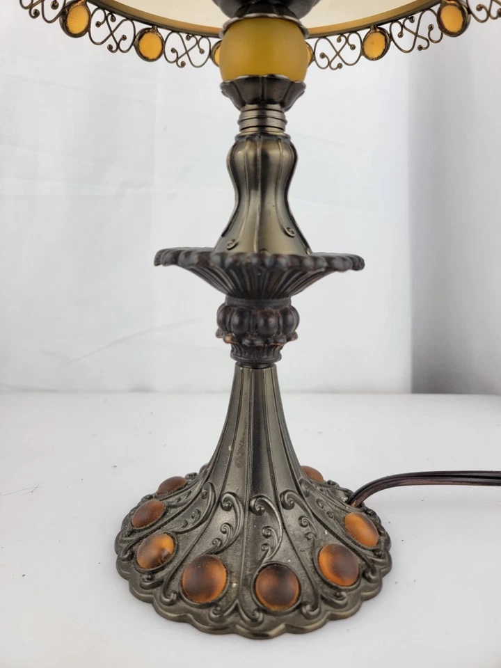 Lámpara lateral de mesa retro con cuentas ámbar de 13,5" con pantalla esmerilada  Foto 2 de 4