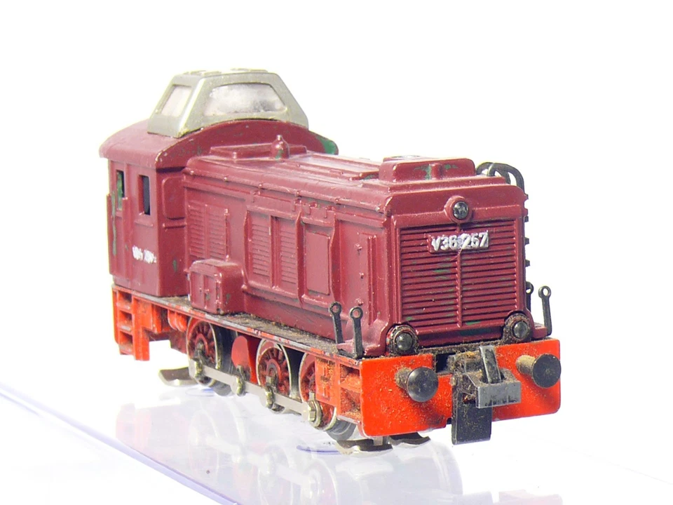 Trix Express 263 H0 Diesellok V36 der DB mit Dachkanzel, Metallguss    #2a - Bild 3 von 4