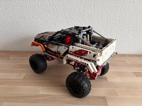 LEGO&reg; Technic 4X4 Off-Roader / Set 9398 | Used