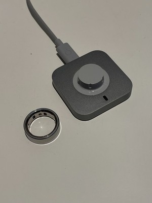 Oura Ring 4 Smartring - Brushed Silver - Größe 10 - SEHR GUTER Zustand