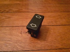 Lève vitre Peugeot 106