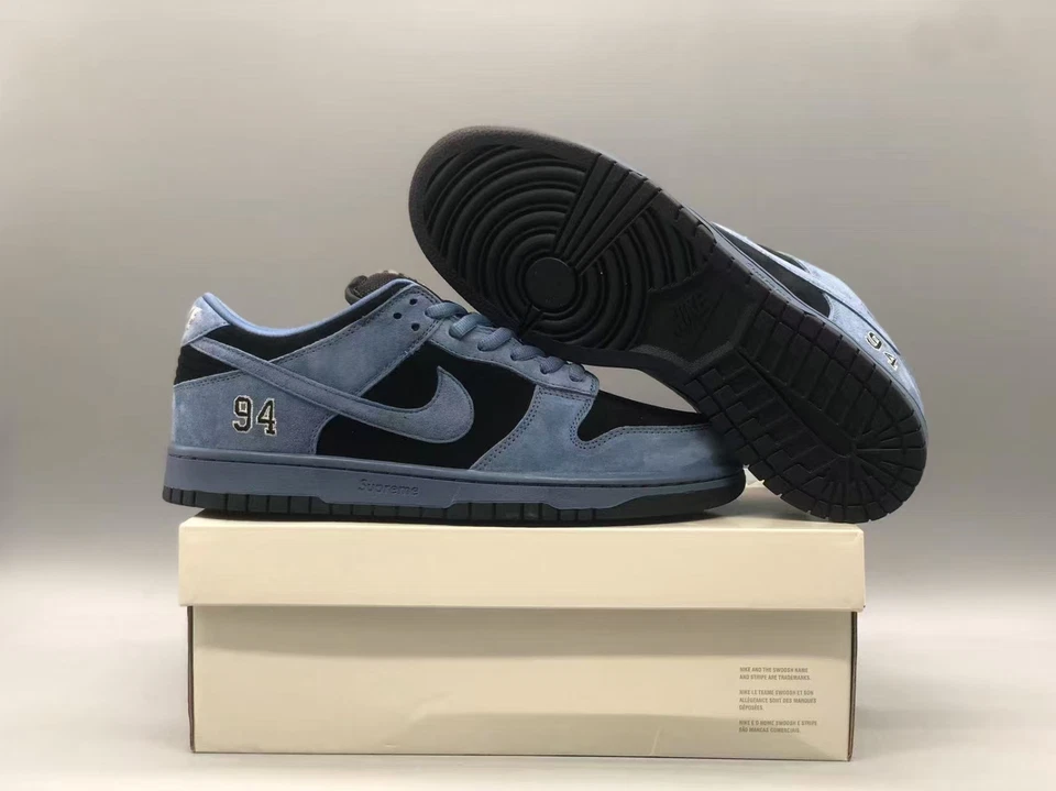 Tenis para hombre Supreme x Nike SB Dunk Low 94 Ocean Fog HQ8487-400 Foto 3 de 4