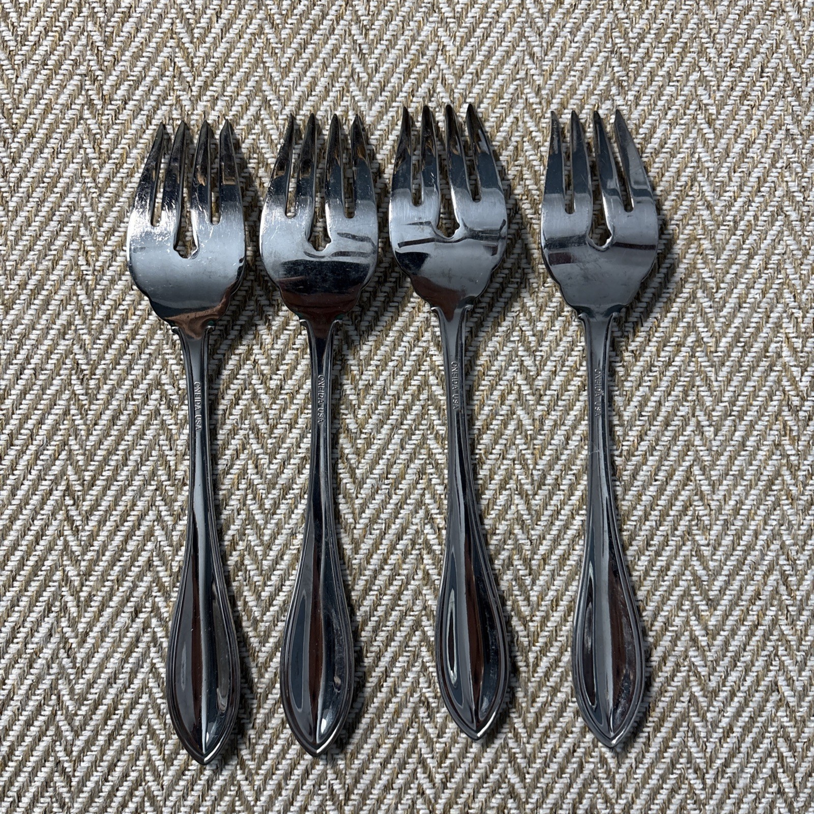 ONEIDA Stainless ARBOR AMERICAN HARMONY SALAD FORKS  Set of 4