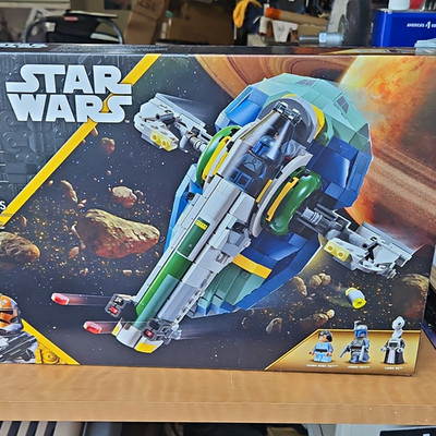 LEGO Star Wars Jango Fett's Starship 75433 707-Piece Set 9+ w/ Minifigures