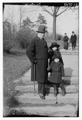 Photo:Giovanni Martinelli with Children Bettina Vintage Photograph 1920s