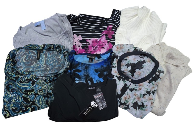 Lot of women's blouses, sweaters, and shirts size 3-4x 26/28