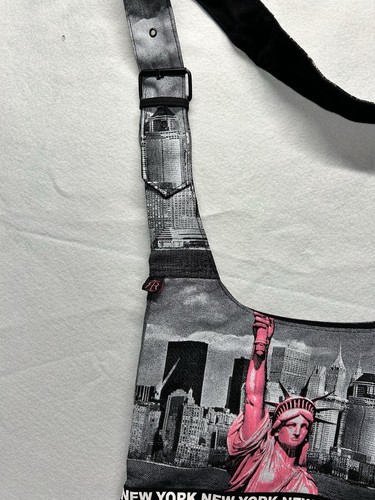 Robin Ruth Statue of Liberty New York Skyline Sling Crossbody Bag Black & Pink - Picture 6 of 9