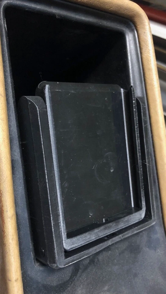 Kit de soporte para teléfono impreso en 3D con consola central Porsche 911/930 para iPhone 6/7/8/10 Foto 3 de 3