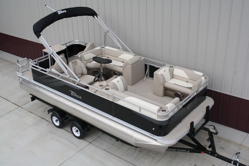 New 21 ft. Sport Rear Fish pontoon boat 40 Hp Mercury Blue or black - Picture 4 of 10