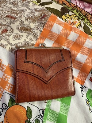 Vintage Princess Gardner Leather Wallet Coin Purse Kisslock