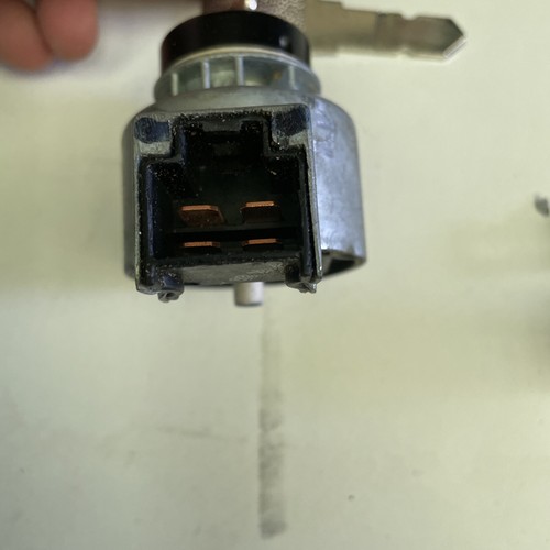 Ignition Switch 15248-63590 For Kubota 688 688Q Harvester With Key UK - 第 2/3 張圖片