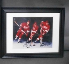 Sergei Fedorov, Bob Probert signed Detroit Red Wings 8x10 Photo Frame