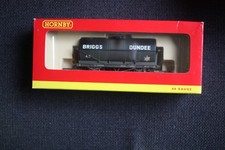 R6437B - Hornby 20T Tank Wagon, 'Briggs Dundee', 48, black, Sp Edn (Harburn3)