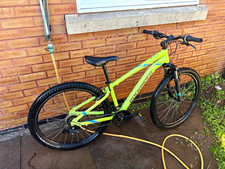 ROCKRIDER ST-100 MOUNTAIN BIKE