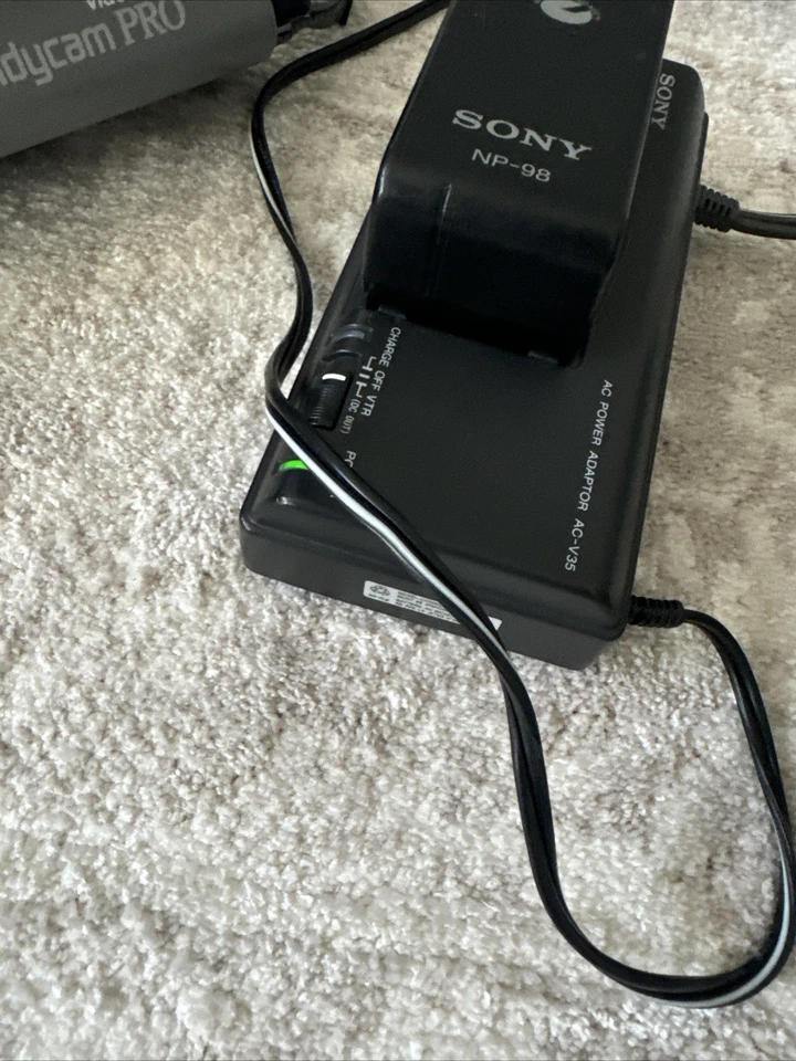 SONY CCD-VX3 Handycam PRO 3CCD Hi8 Video Camera Camcorder Hi-8 8mm Skateboarding - Image 3 of 4