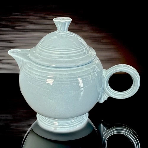 Vintage Fiesta Ware Periwinkle Teapot - Retired - 5 Cup - 7.25" - Art Deco Shape