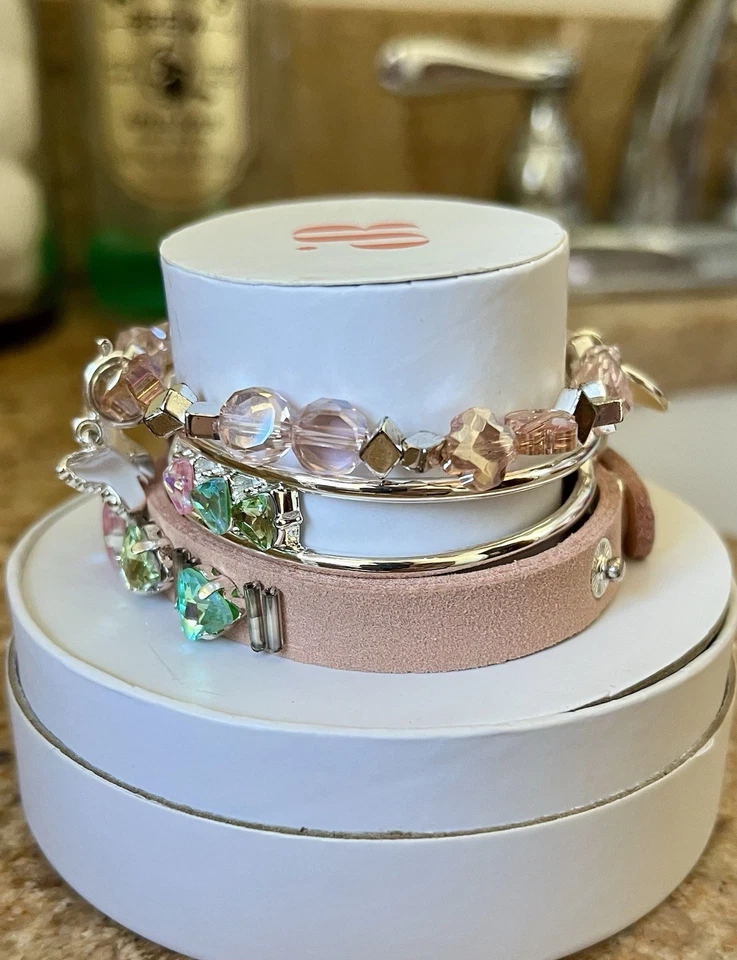 Bomb Party Retro Pila RBP6059 Caprichosos Deseos Mariposa con Mariposa Extraíble  Foto 2 de 4