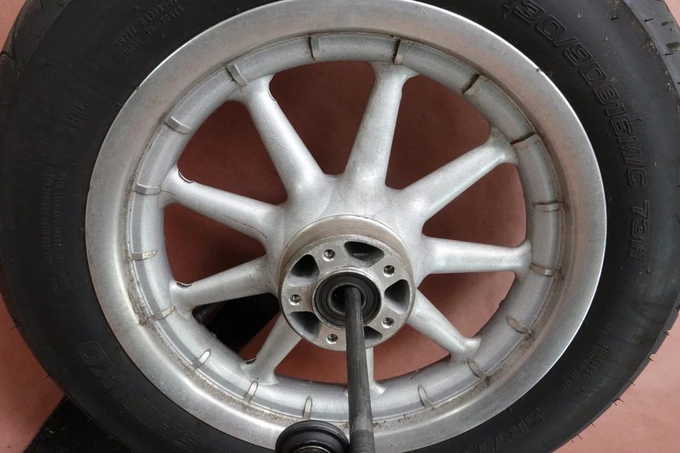 2000-2006 Harley Davidson FLTRI Road Glide ОБОД ПЕРЕДНЕГО КОЛЕСА ШИНА 130/90 B16 - Изображение 4 из 4