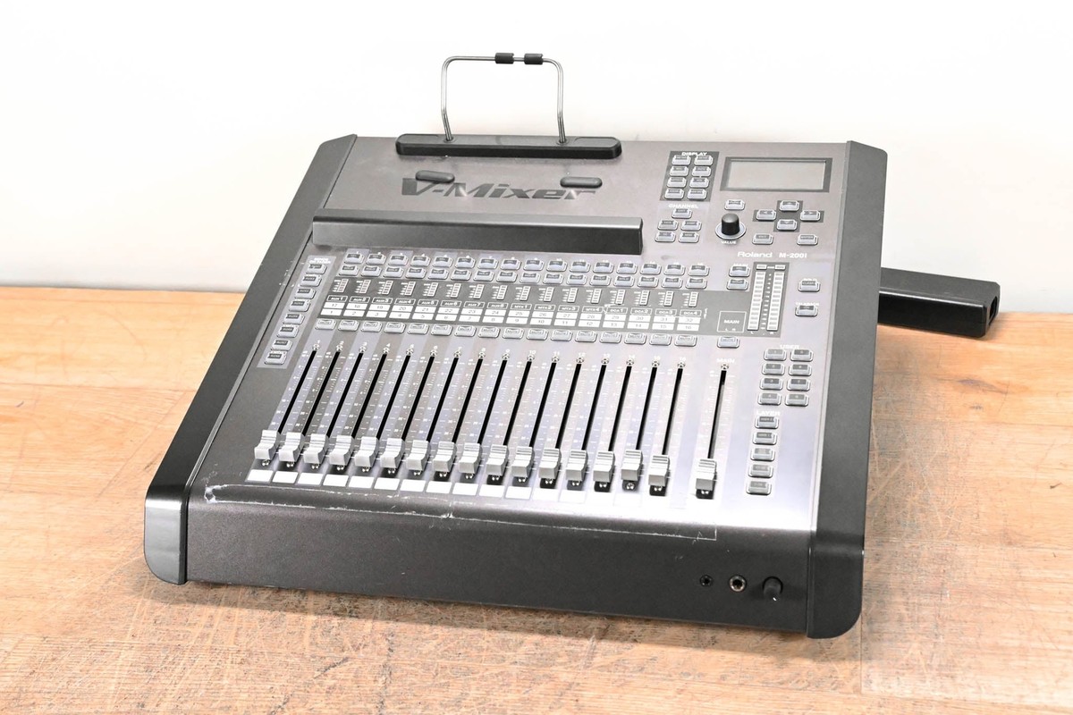 デジタルミキサーRoland V-Mixer M-200i Roland M-200i V-Mixer 32-channel Compact Digital Mixer