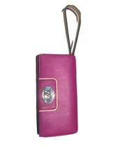 Adorable, Chic Kate Spade New York Wristlet Wallet in Fuschia Pink