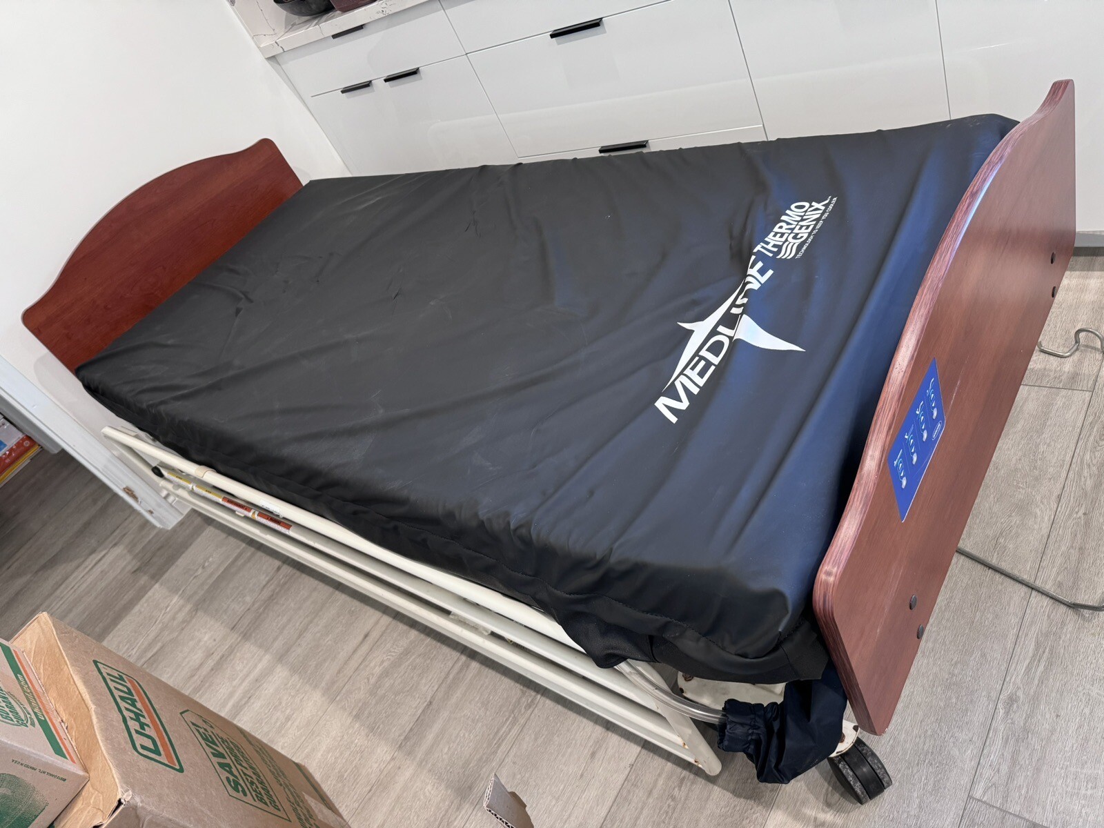 Invacare Cs7 Full Electric Hospital Bed eBay