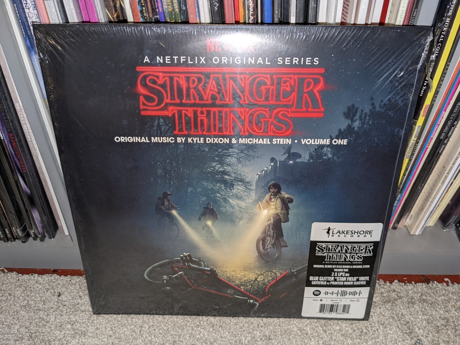 Stranger Things ОРИГИНАЛЬНЫЙ ТЕЛЕВИЗИОННЫЙ САУНДТРЕК Blue Glitter Color Vinyl 2 LP, НОВЫЙ ЗАПЕЧАТАННЫЙ!