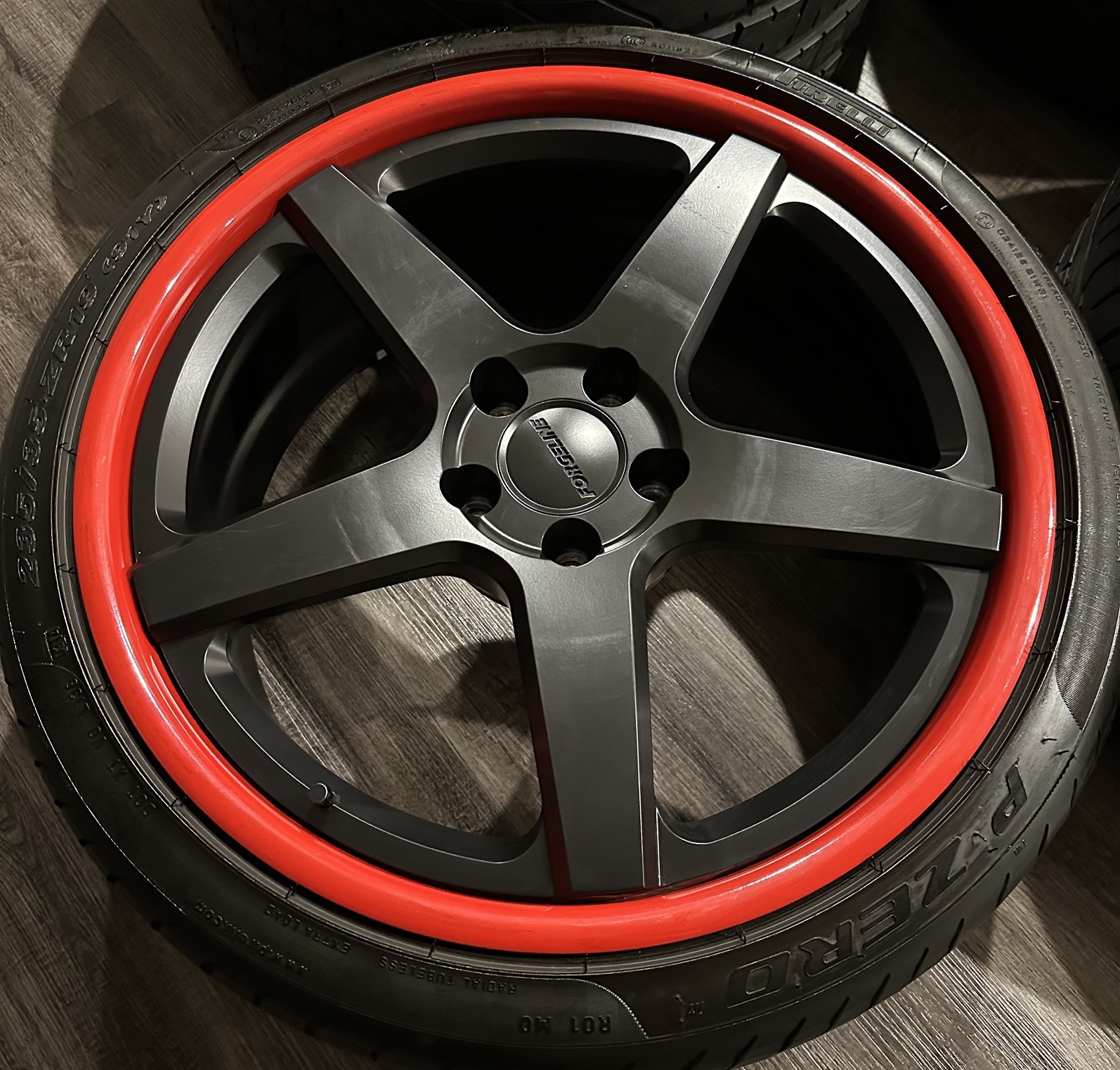 Audi R8 Front Wheels Set P/N 02605506015