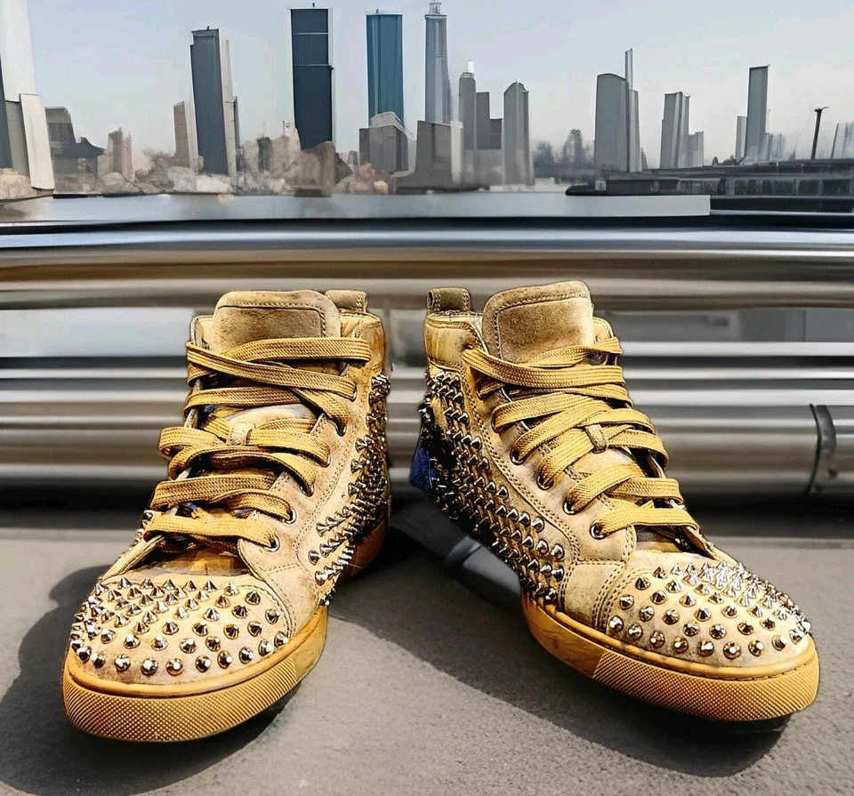 Christian Louboutin High Top Louis* Picos Dorados *Zapatillas de Gamuza Bronceada Hombres talla 42 Foto 2 de 4