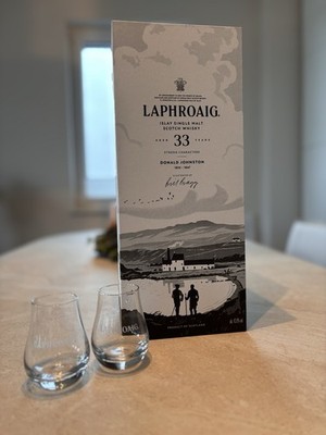Laphroaig Strong Characters Chapter One Donald Johnston 33 Jahre