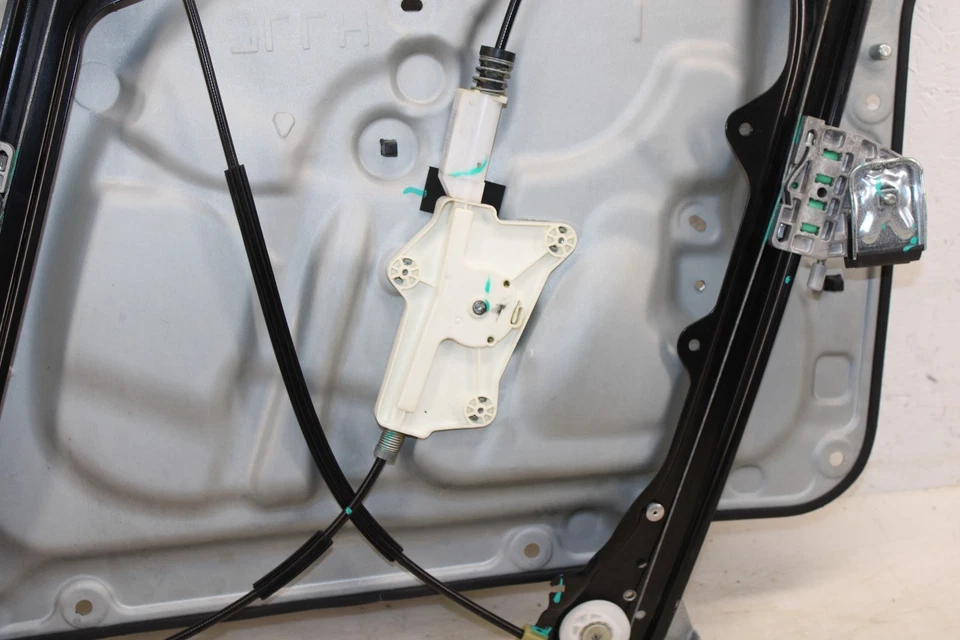 2017-2022 Infiniti Q60 Left Window Regulator / Motor OEM MY17 - Image 4 of 4