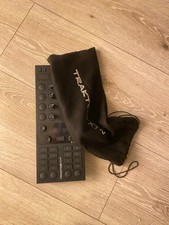 Native instruments X1 mk3 Inklusive Traktor 4 Pro