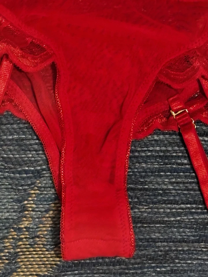 Correas de liga extraíbles de peluche rojas de una pieza para mujer talla pequeña nuevas sin etiquetas Foto 3 de 4